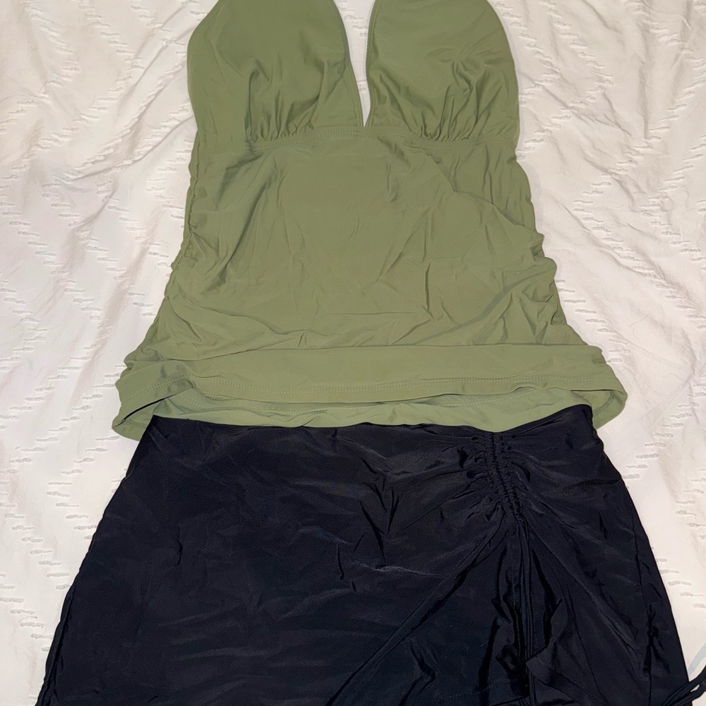 Brand unknown. Green and Black matching bathing suit
